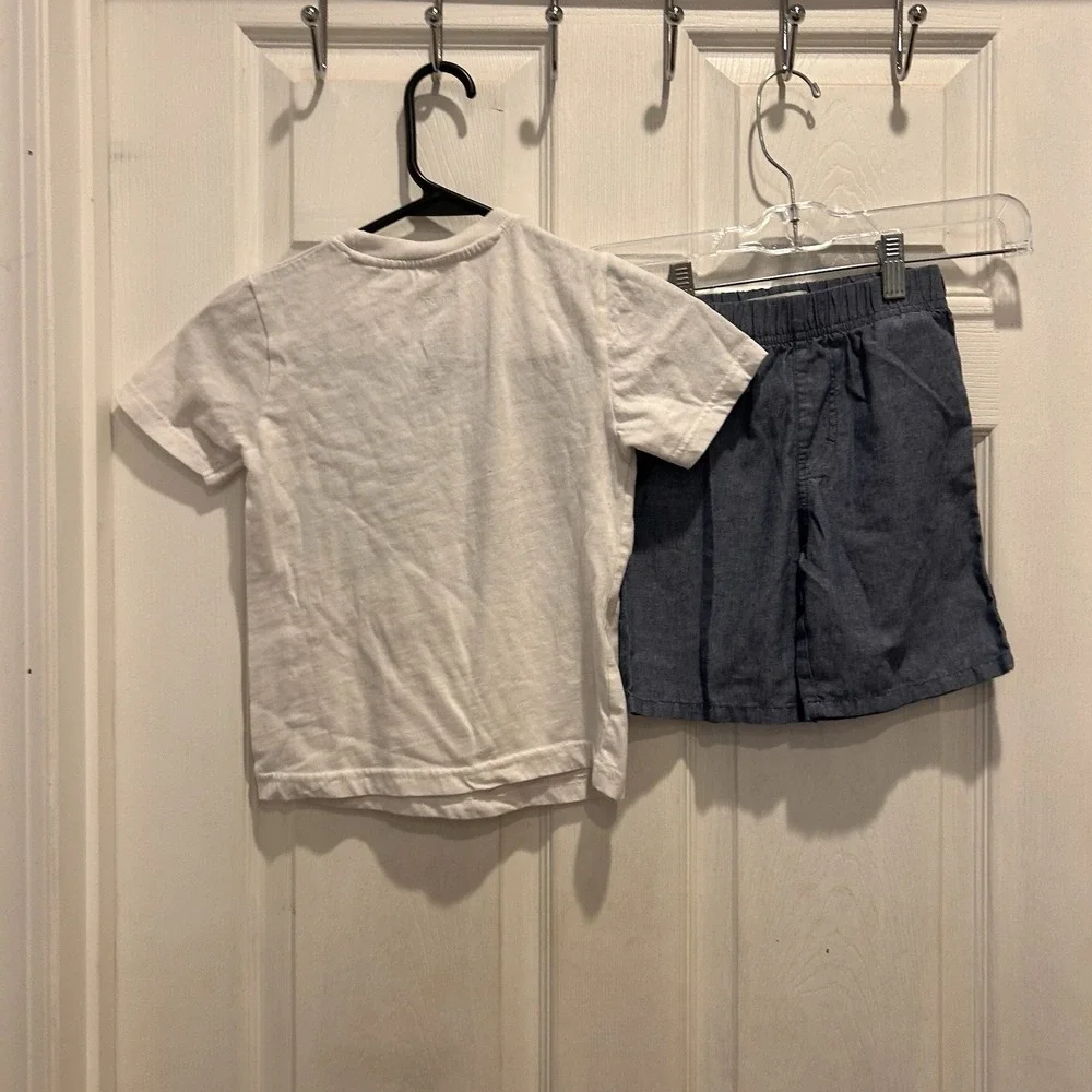 Minions Graphic T-Shirt and Levis Chambray Shorts 2-Piece Outfit Set Kids Sz 5/6